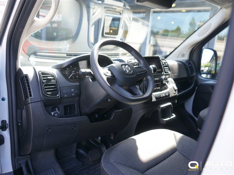 Used 2025 RAM ProMaster 2500 w/ Convenience Group FWD image 17