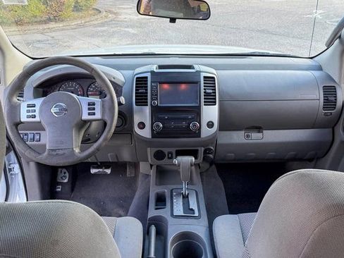 Used 2019 Nissan Frontier SV image 13