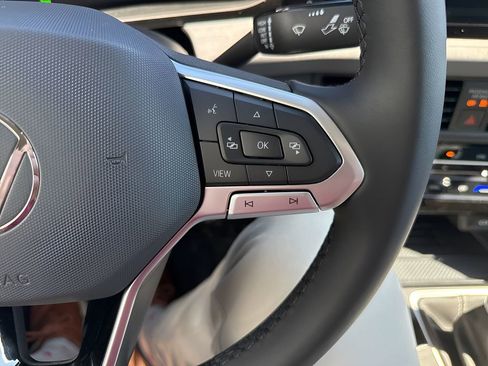 New 2025 Volkswagen Jetta SE FWD image 19