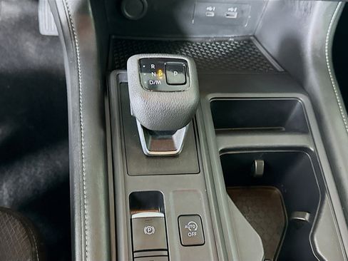 Used 2024 Nissan Pathfinder S image 24