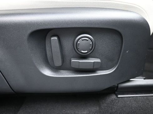 Used 2025 Land Rover Discovery Sport S AWD/4WD image 11