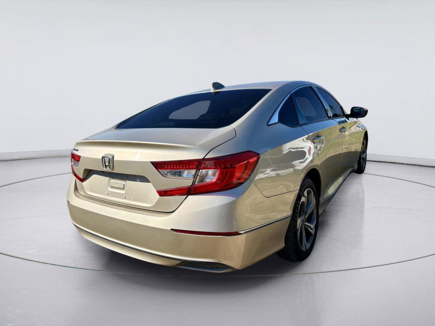 Used 2018 Honda Accord EX-L image 4
