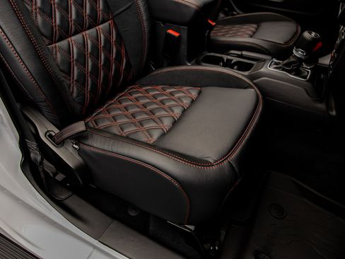 Used 2024 Jeep Wrangler Unlimited Rubicon w/ Capability Package image 40