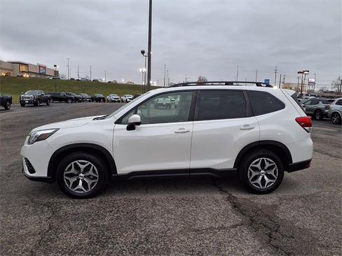 Used 2022 Subaru Forester Premium image 20