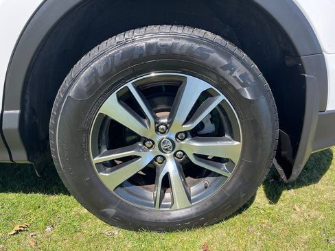 Used 2018 Toyota RAV4 XLE w/ Plus Extra Value Package AWD/4WD image 4