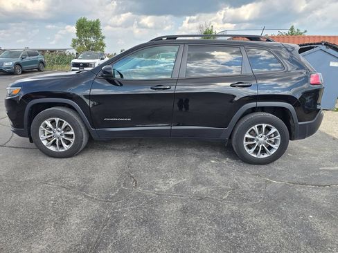 Used 2022 Jeep Cherokee Latitude Lux w/ Sun & Sound Group AWD/4WD image 4