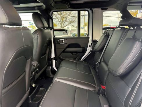 Used 2023 Jeep Wrangler Unlimited Sahara w/ Cold Weather Group image 12