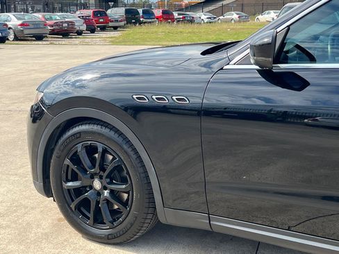 Used 2018 Maserati Levante AWD/4WD image 91