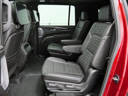 Used 2023 Cadillac Escalade ESV V image 20