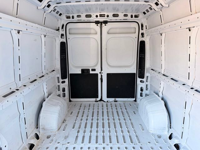 Used 2024 RAM ProMaster 2500 w/ Convenience Group FWD image 18