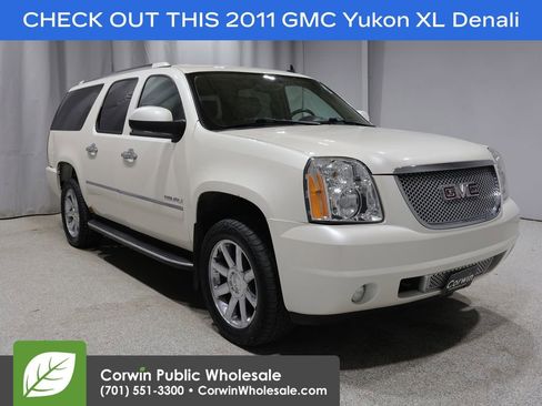 Used 2011 GMC Yukon XL Denali AWD/4WD image 1
