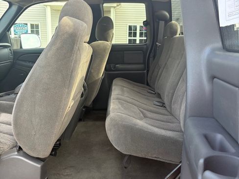 Used 2004 Chevrolet Silverado 2500 LS w/ Snow Plow Prep Package AWD/4WD image 10