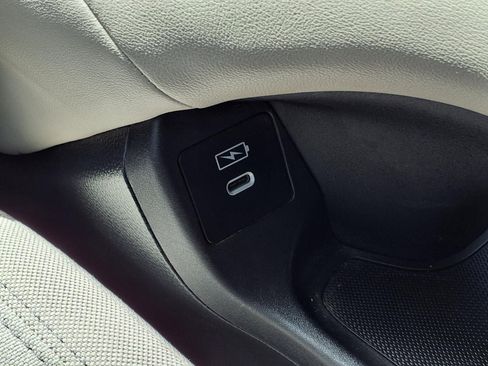 Used 2025 Honda HR-V LX image 13