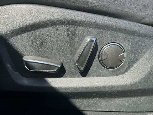 Used 2018 Ford Edge Sport w/ Technology Package image 57