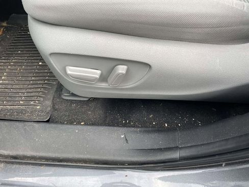 Used 2024 Toyota Highlander LE image 31