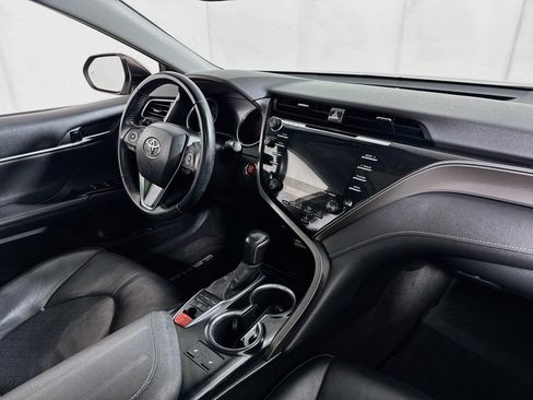 Used 2020 Toyota Camry XSE FWD image 27