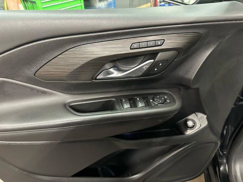 Used 2022 GMC Terrain SLT w/ Tech Package AWD/4WD image 9