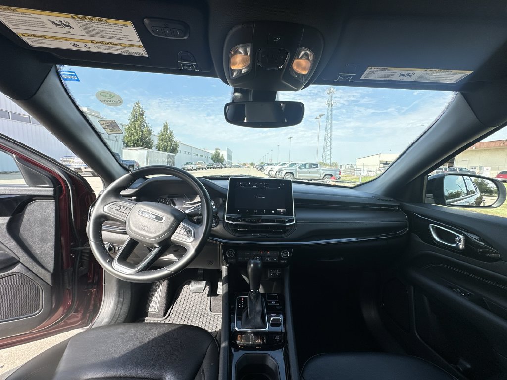 Used 2022 Jeep Compass Latitude w/ Convenience Group AWD/4WD image 19
