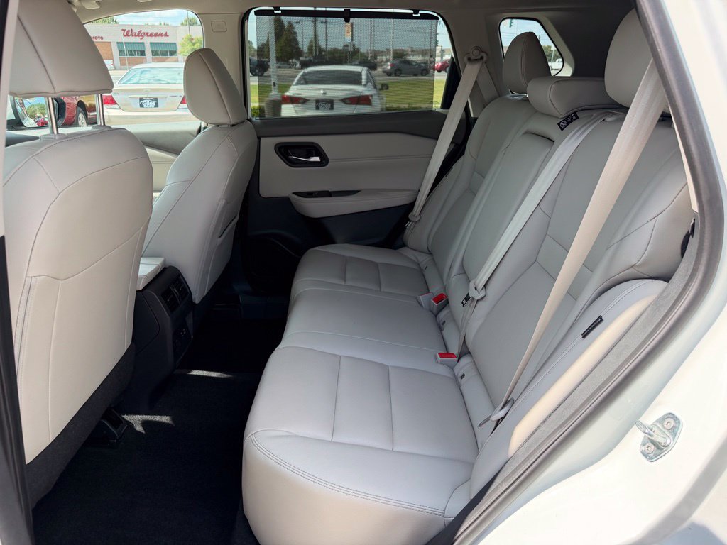 Used 2023 Nissan Rogue SL w/ SL Premium Package FWD image 9