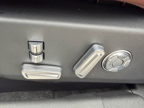 New 2026 Lincoln Nautilus Reserve image 13