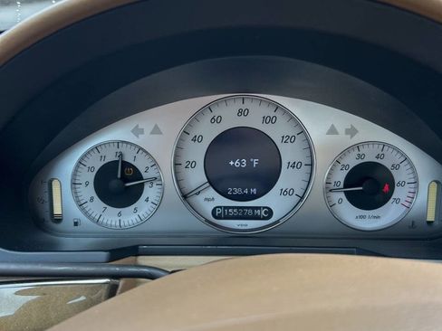 Used 2009 Mercedes-Benz E 350 Sedan image 17