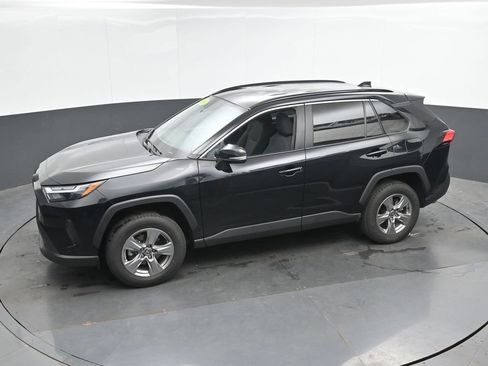 Used 2024 Toyota RAV4 XLE w/ Weather Package AWD/4WD image 33