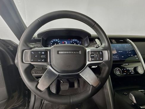 Used 2025 Land Rover Discovery S AWD/4WD image 12