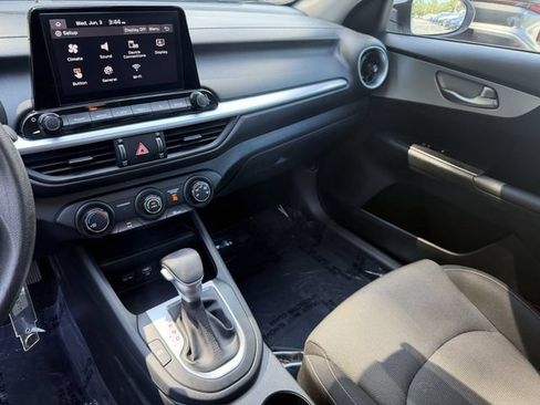 Certified 2024 Kia Forte LXS w/ LXS Technology Package FWD image 21