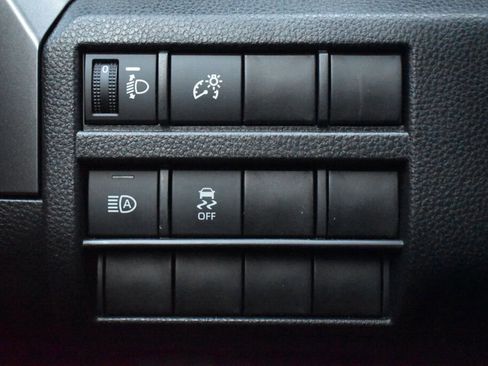 Certified 2025 Toyota Tacoma TRD Off-Road image 15