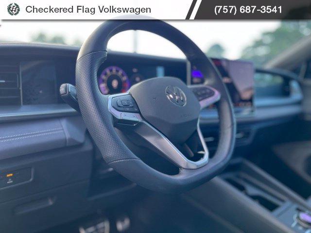 Used 2026 Volkswagen Tiguan SE R-Line AWD/4WD image 18