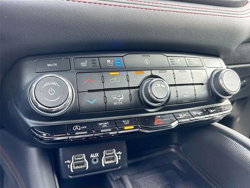 Used 2023 Dodge Durango GT image 19