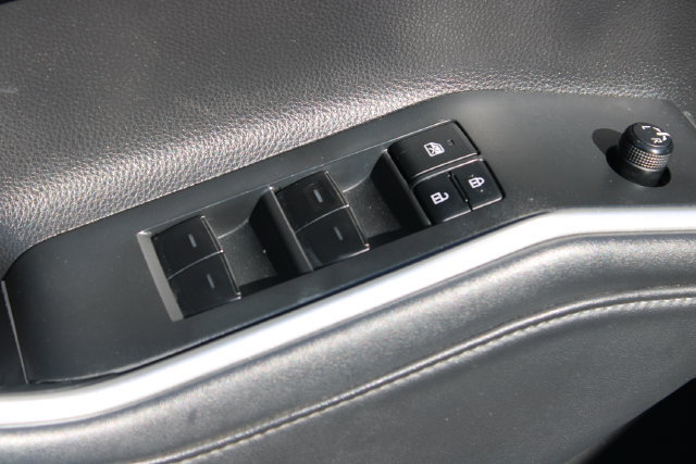 Used 2022 Toyota Highlander XLE FWD image 10