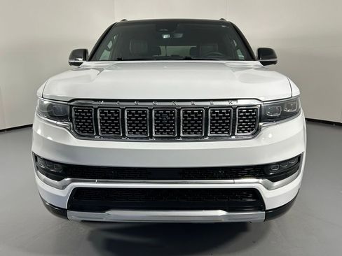 Used 2024 Jeep Grand Wagoneer L 4WD image 2