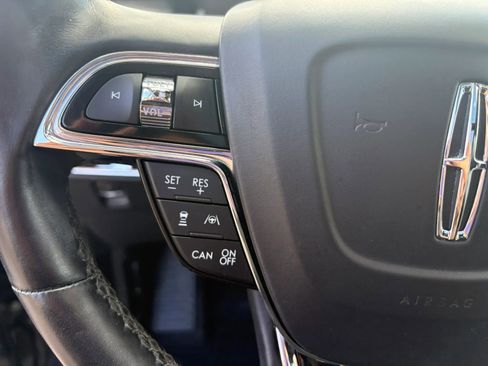 Used 2022 Lincoln Nautilus Reserve w/ Equipment Group 201A image 19