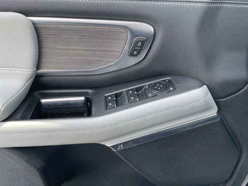 Used 2025 Ford Expedition Platinum w/ Platinum Ultimate Package image 10