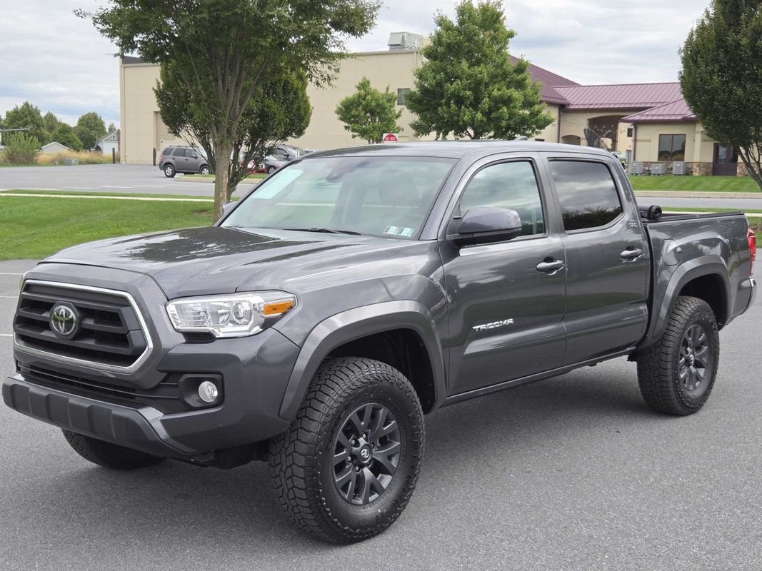 Used 2023 Toyota Tacoma SR5 AWD/4WD image 4