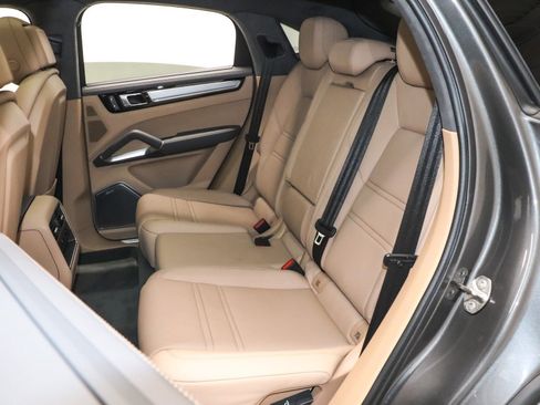 Used 2022 Porsche Cayenne Turbo image 26