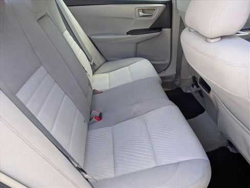 Used 2015 Toyota Camry LE image 17