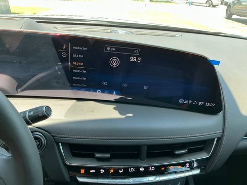 Used 2025 Cadillac CT5 V w/ Technology Package RWD image 31