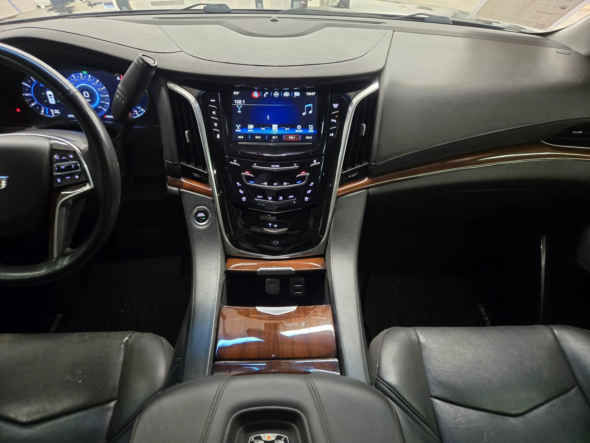 Used 2018 Cadillac Escalade 4WD image 19