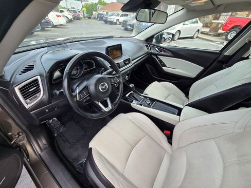 Used 2017 MAZDA MAZDA3 Grand Touring FWD image 12
