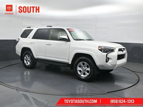 Used 2023 Toyota 4Runner SR5 Premium w/ Moonroof Package AWD/4WD image 4