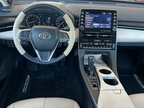 Used 2020 Toyota Avalon Limited w/ Advanced Safety Package FWD image 15