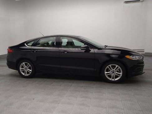 Used 2018 Ford Fusion SE FWD image 11