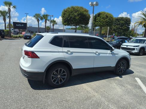 Used 2024 Volkswagen Tiguan SE FWD image 5