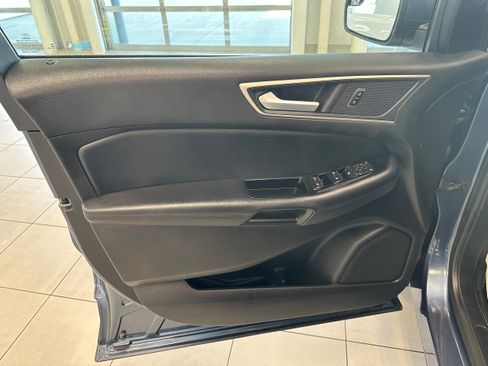 Used 2018 Ford Edge SEL w/ Equipment Group 201A AWD/4WD image 12