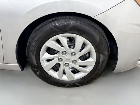Used 2020 Hyundai Elantra SE w/ Cargo Package (C1) image 31