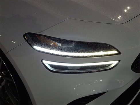 Used 2023 Genesis G70 2.0T image 16