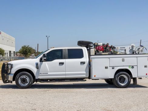 Used 2019 Ford F350 XL w/ Power Equipment Group RWD image 4