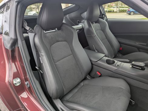 Certified 2025 Nissan Z Performance w/ Floor Mat Package image 14